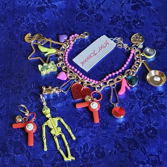 🍳👠100% Betsey Earrings & Bracelet SET RARE Skeleton Egg Blow Dryer NWT & NWOT - Picture 10 of 13